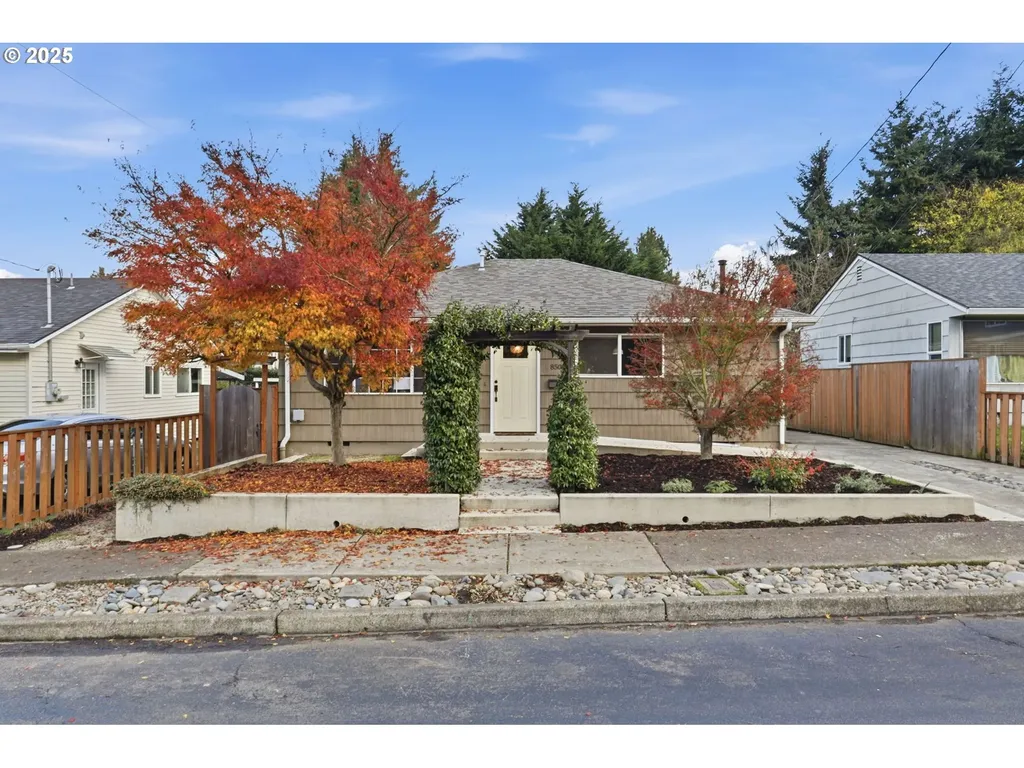 8502 N Hamlin Avenue Portland OR 97217