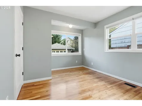 8502 N Hamlin Avenue Portland OR 97217