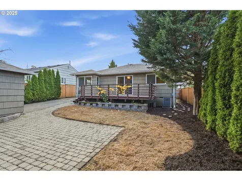 8502 N Hamlin Avenue Portland OR 97217