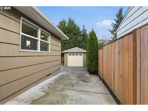 8502 N Hamlin Avenue Portland OR 97217