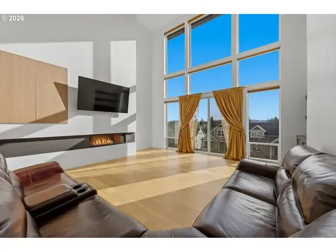 1345 N R Street Washougal WA 98671