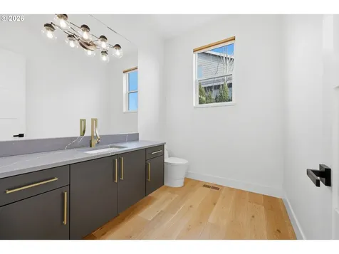 1345 N R Street Washougal WA 98671