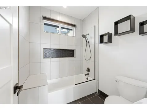 1345 N R Street Washougal WA 98671
