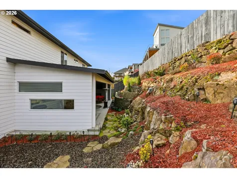 1345 N R Street Washougal WA 98671