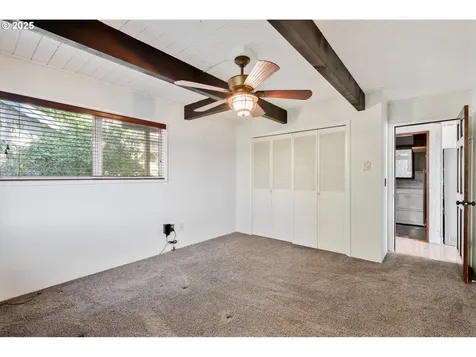 10 W Cape Horn Road Cathlamet WA 98612
