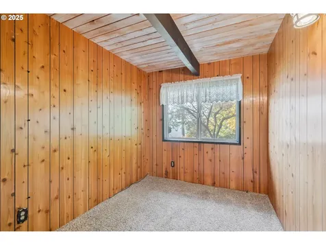 10 W Cape Horn Road Cathlamet WA 98612
