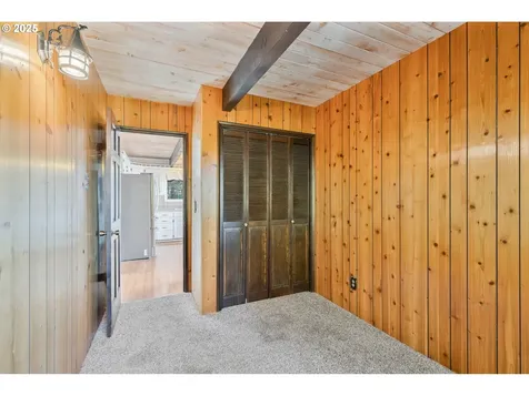10 W Cape Horn Road Cathlamet WA 98612