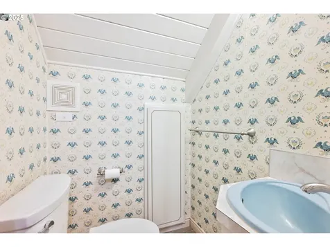 10 W Cape Horn Road Cathlamet WA 98612