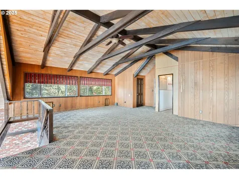 10 W Cape Horn Road Cathlamet WA 98612