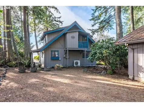 10 W Cape Horn Road Cathlamet WA 98612