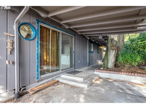 10 W Cape Horn Road Cathlamet WA 98612