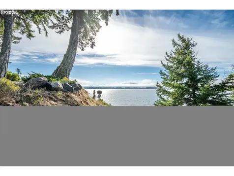 10 W Cape Horn Road Cathlamet WA 98612