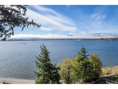 10 W Cape Horn Road Cathlamet WA 98612