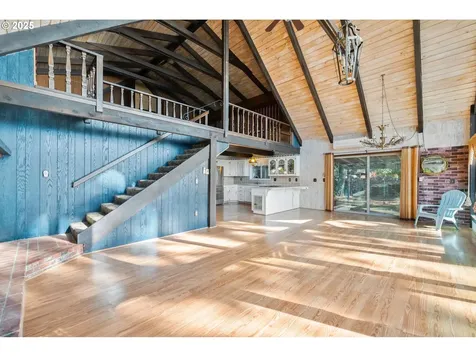 10 W Cape Horn Road Cathlamet WA 98612