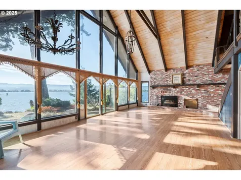 10 W Cape Horn Road Cathlamet WA 98612