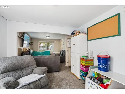 995 Kintzley Avenue Springfield OR 97478