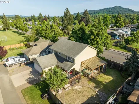 995 Kintzley Avenue Springfield OR 97478