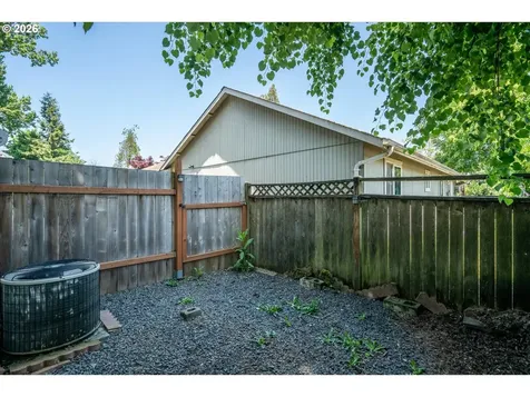 995 Kintzley Avenue Springfield OR 97478