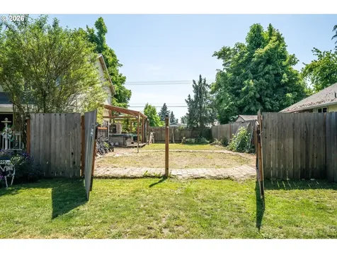995 Kintzley Avenue Springfield OR 97478