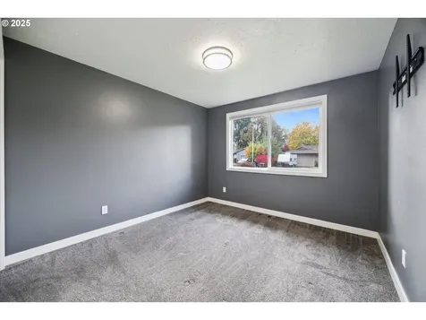4043 SE Spring Street Hillsboro OR 97123