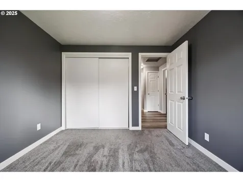 4043 SE Spring Street Hillsboro OR 97123