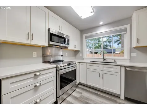 4043 SE Spring Street Hillsboro OR 97123