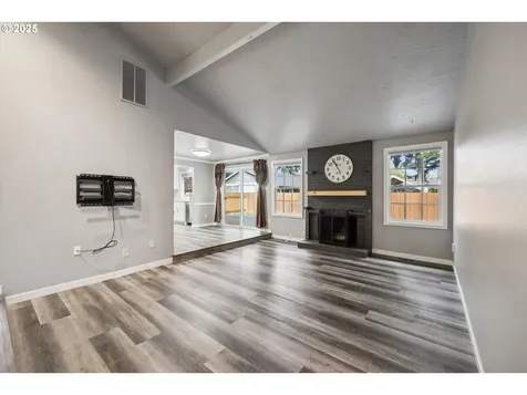 4043 SE Spring Street Hillsboro OR 97123