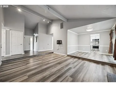 4043 SE Spring Street Hillsboro OR 97123
