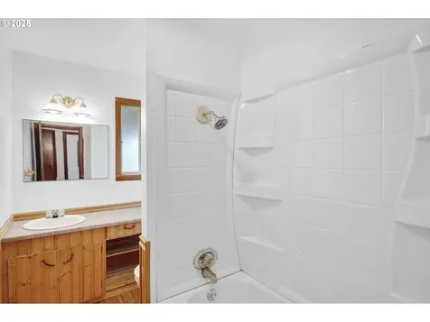 18918 NE Davis Street Portland OR 97230