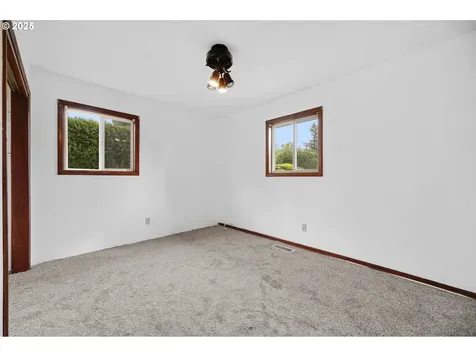 18918 NE Davis Street Portland OR 97230