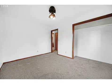 18918 NE Davis Street Portland OR 97230