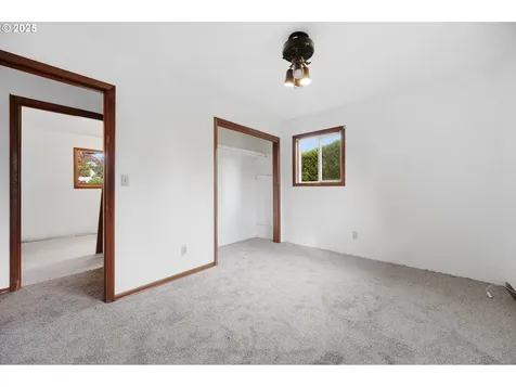18918 NE Davis Street Portland OR 97230