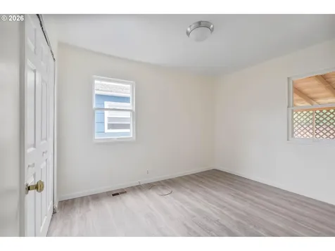 6025 SE Knight Street Portland OR 97206