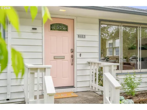 6025 SE Knight Street Portland OR 97206
