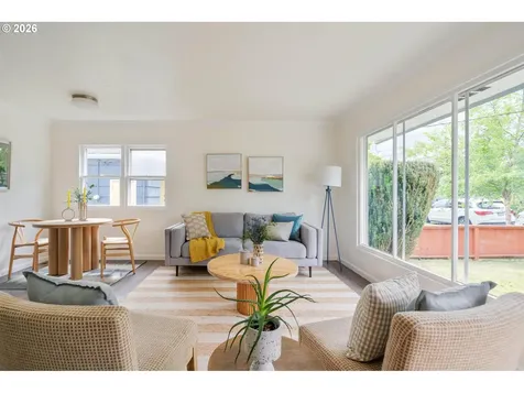 6025 SE Knight Street Portland OR 97206