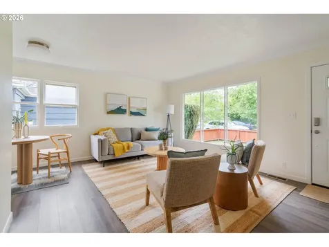 6025 SE Knight Street Portland OR 97206