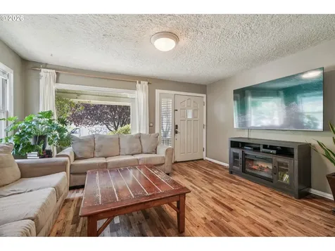 5629 SE Center Street Portland OR 97206