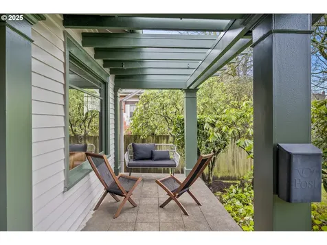 1828 SE Ladd Avenue Portland OR 97214