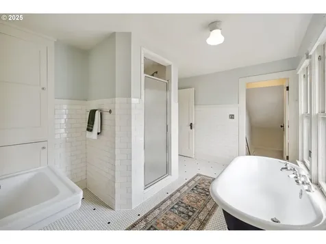 1828 SE Ladd Avenue Portland OR 97214