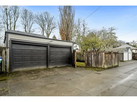 1828 SE Ladd Avenue Portland OR 97214