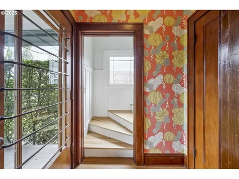 1828 SE Ladd Avenue Portland OR 97214
