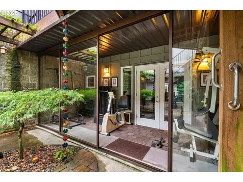 1135 NW Irving Street Portland OR 97209