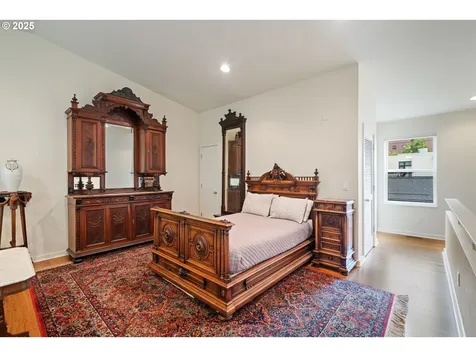 1135 NW Irving Street Portland OR 97209