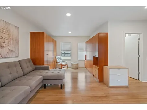 1135 NW Irving Street Portland OR 97209