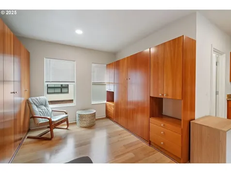 1135 NW Irving Street Portland OR 97209
