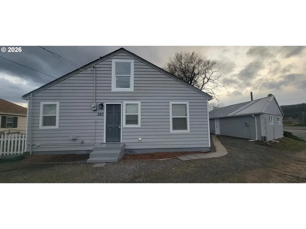 1123 W 2nd Street The Dalles OR 97058