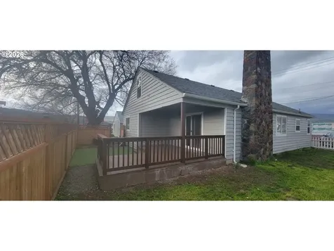 1123 W 2nd Street The Dalles OR 97058