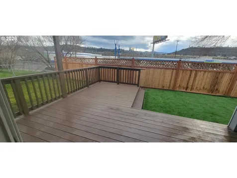 1123 W 2nd Street The Dalles OR 97058