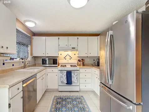 11612 SW 49th Avenue Portland OR 97219