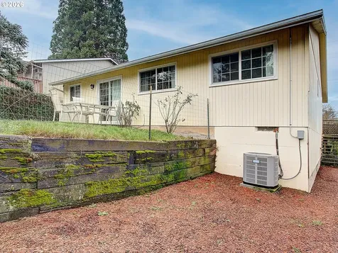 11612 SW 49th Avenue Portland OR 97219
